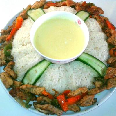  فاهيتا الدجاج مع الارز والتوميه 