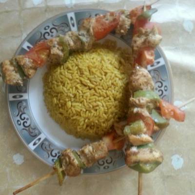  شيش طاووق مع ارز اصفر 