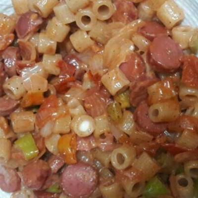  مكرونة بالخضروات والسوسيس 