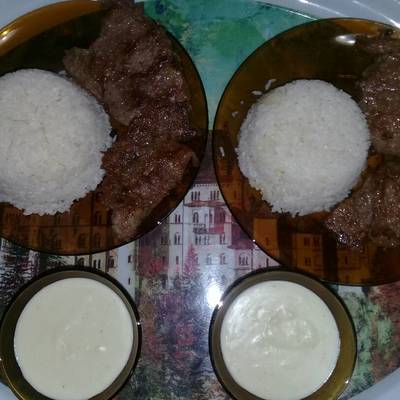  ستيك لحمة مع الصوص الأبيض