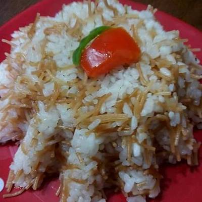  طريقه عمل ارز بالشعريه بتكاته 