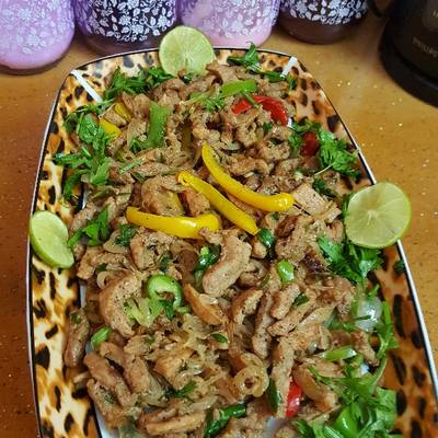  شرايح اللحم بالبصل 