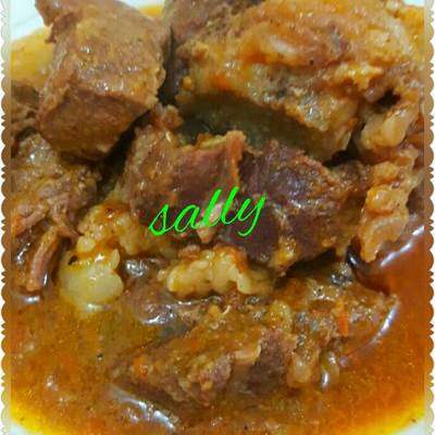  يخنة لحم بالطماطم والثوم 