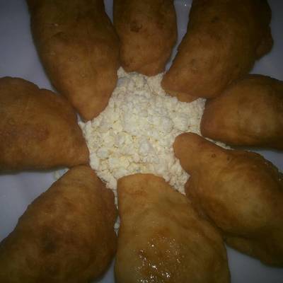  سمبوسه مقليه بالجبنه والفليفله الخضرا 