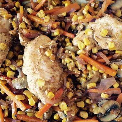  صدور دجاج بالخضار وصلصة التشيلي الحلو 