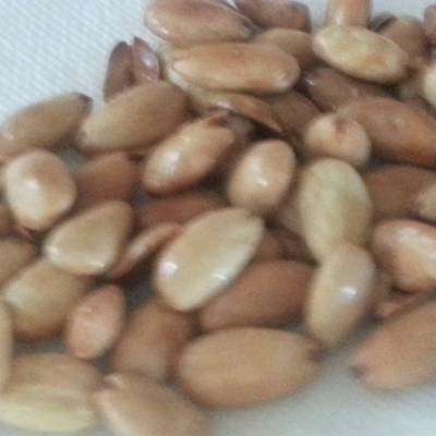  طريقة تقشير وتحمير اللوز لتزيين الارز والحلويات 