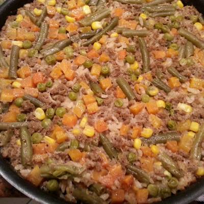  ارز بالخضار و اللحمة المفرومة 