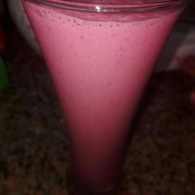  عصير فراولة باللبن 