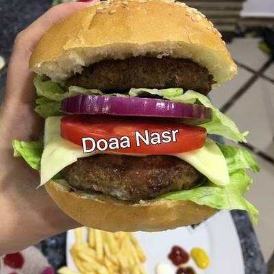  برجر لحمة بفول الصويا 