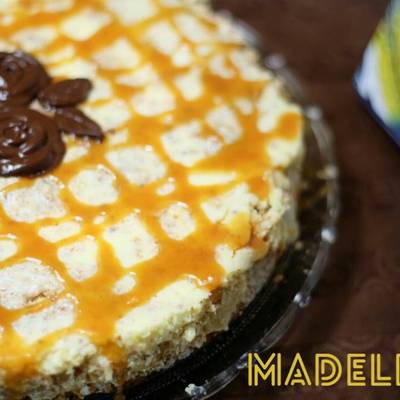  كيك زبادي بطبقة التشيز المقرمش 