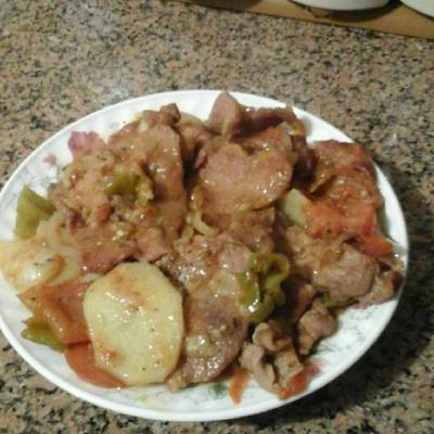  صينيه بطاطس بشرائح اللحمه 