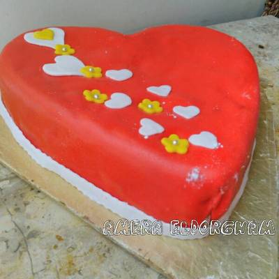  تورتة بعجينة السكر 