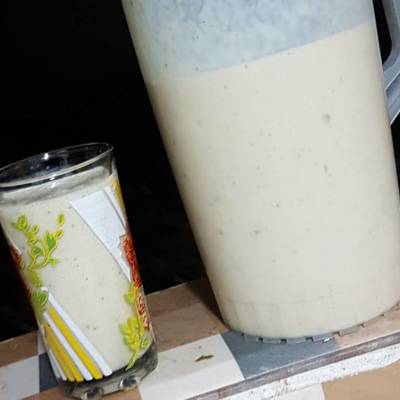  عصير حليب بالزبيب والموز 