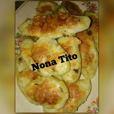  دى بطاطس باللحمه المفرومه والبشاميل والجبنه الموتزاريلا 