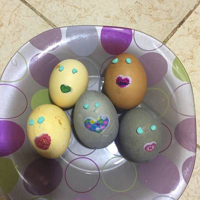 بيض مسلوق ملون (بيض شم النسيم) 