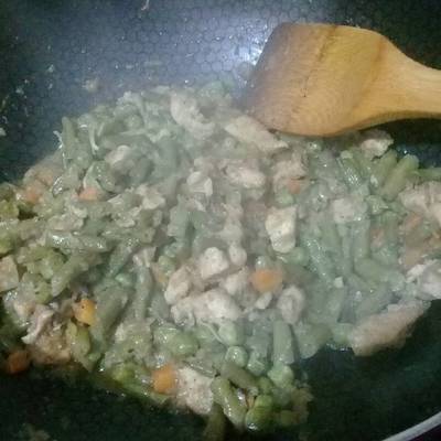  خضار سوتيه بالفراخ المكعبات 