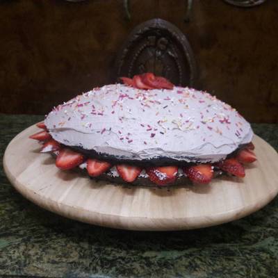  كيكة الشيكولاتة و الفراولة 