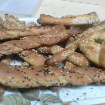  طريقه عمل البقسماط بالسمسم وحبه البركه 