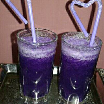  عصير أناناس مع الكركدي (عصير البنفسج) 