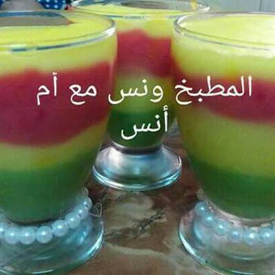  كاسات الكاسترد الملونه 