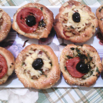  كاب كيك بعجينة البيتزا 