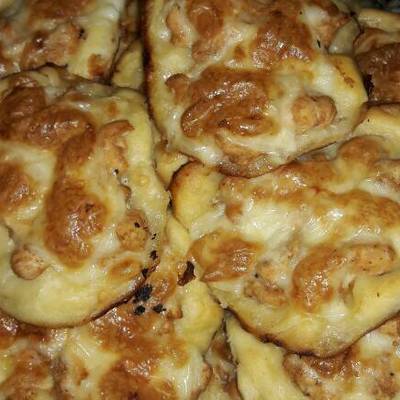  دجاج على عجين 