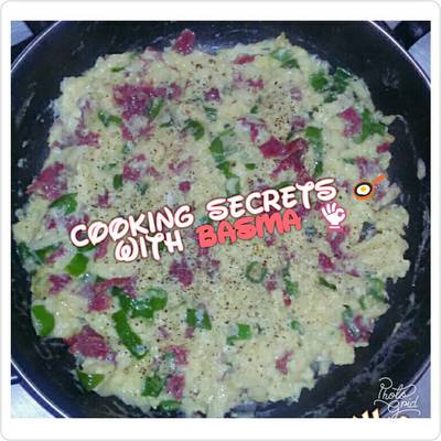  البيض بالبسطرمة بشكل جديد مغذي ولذيذ لاطفالك 