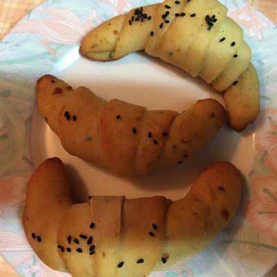  فطاير بالجبنه الرومى 