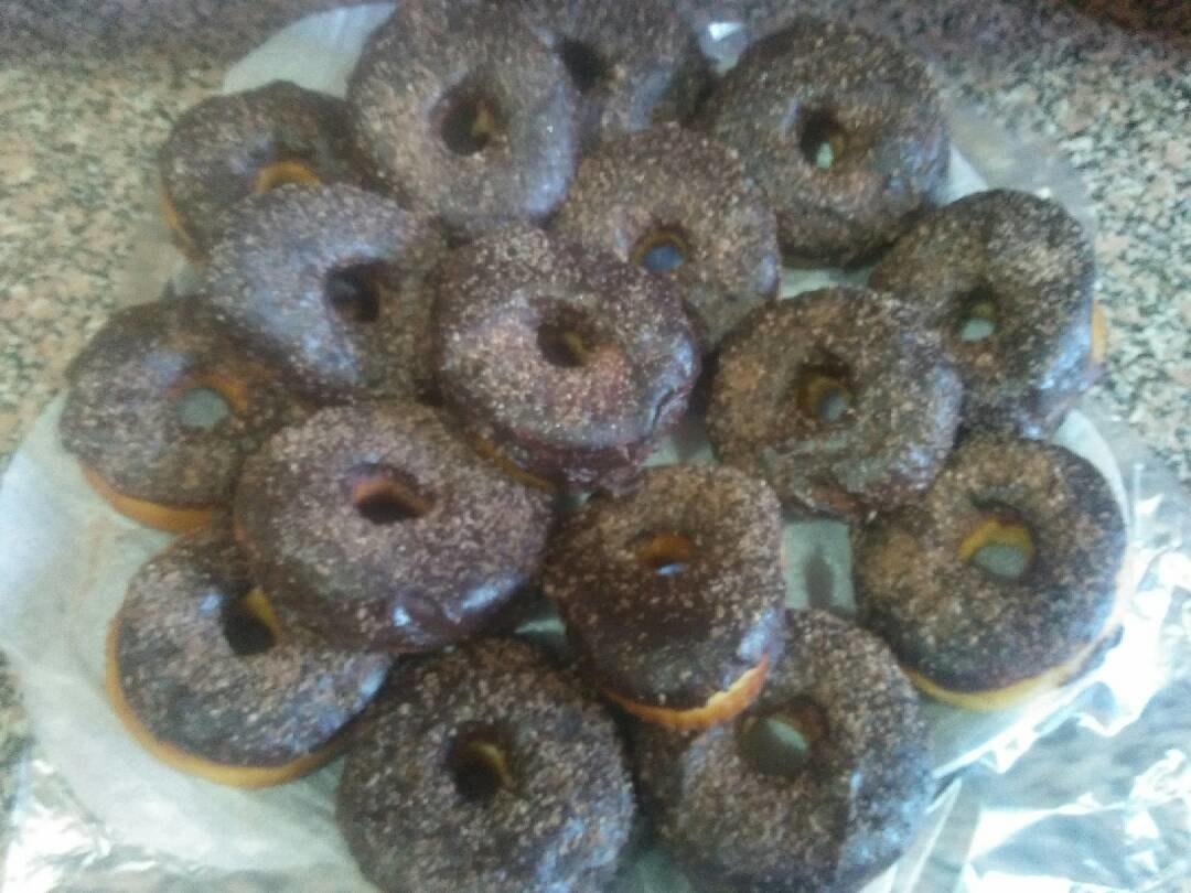  دوناتس بالشوكولاته 