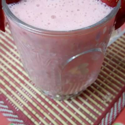  ميلك شيك فراولة 