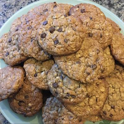  كوكيزبالشوفان و رقائق الشوكولا 