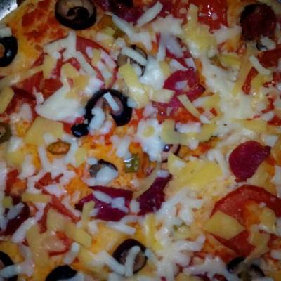  عجينة وصلصة البيتزا 