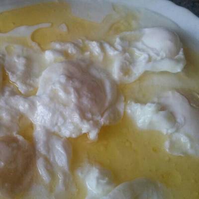  بيض باللبن (الزبادي) 