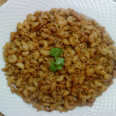  مكرونه محمرة بالصلصه والفلفل الحار 