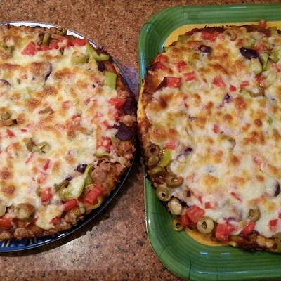  بيتزا بالتونة او البسطرمة 